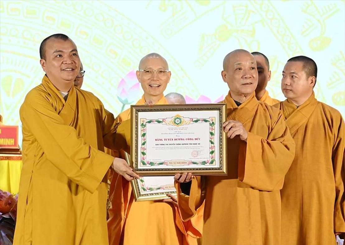 truyen-thong-phat-giao-viet-nam-sau-15-nam-tu-tin-phat-su-den-ket-noi-cong-dong_nguoiphattu_com_nhu luc pham ngoc son  (79).jpg